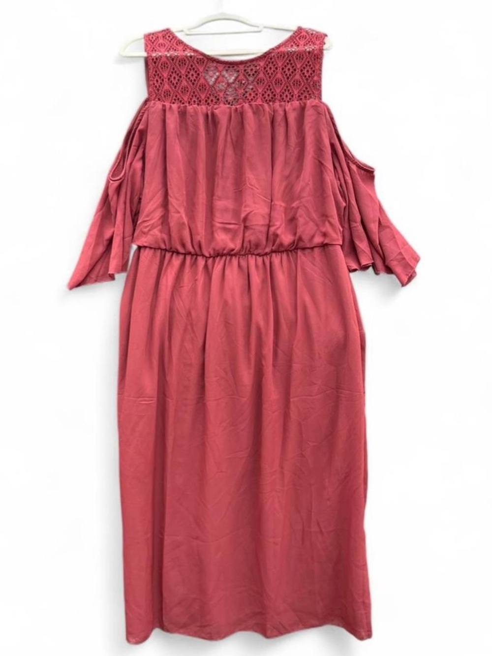 bailey blue Cold-Shoulder Maxi Dress in Rose